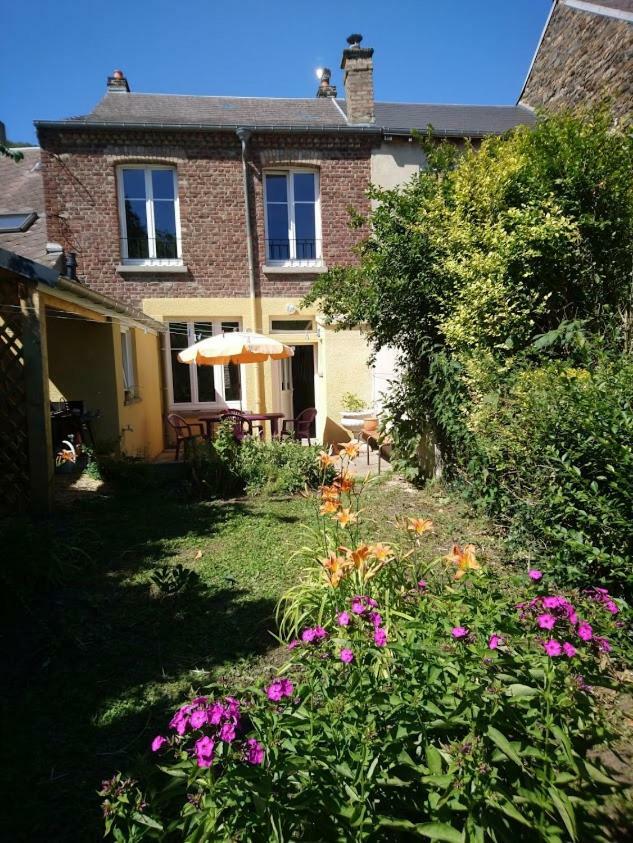 Cour Et Jardin Revin (Ardennes) Exterior foto